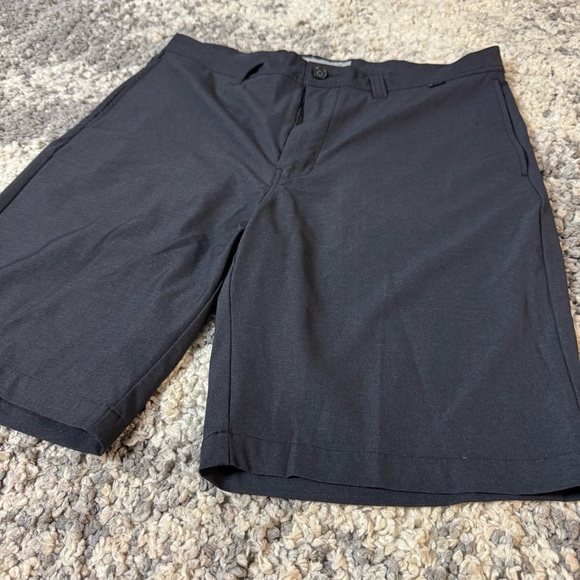 Travis Mathew, Mens Golf Athletic Shorts in Dark Gray with 9 Inseam, US Size: 34 - Picture 4 of 11